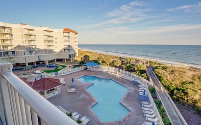 Cozy Oceanfront 2BR 2BA Escape at St. Regis Resort: Relaxing Pools & Scenic Views for Fall/Winter!