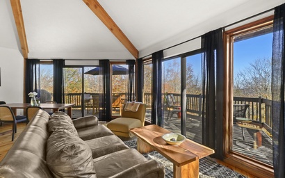 Cozy Seven Devils Retreat, 3BR sleeps 6! -Slopes now OPEN!!!