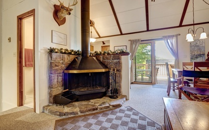 Mountain Top Retreat! Minutes from Beech Mountain Resort. Sleeps 6. -Slopes now OPEN!!!