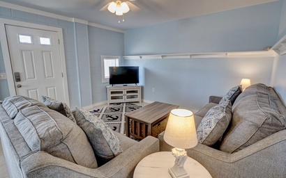 S Topsail 2BR Sleeps 5 Walk to the Beach and Downtown