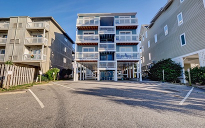 Lakefront. Ocean view. Prime location