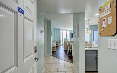 2BR Oceanfront Resort with Pools and Views Sleeps 9