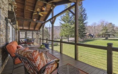 Hibernation Station - Golf Course View! Beech Mountain Club Available. Sleeps 9. -Slopes now OPEN!!!