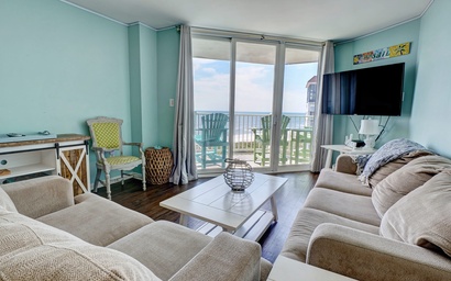 2BR Oceanfront Resort with Pools and Views Sleeps 9!