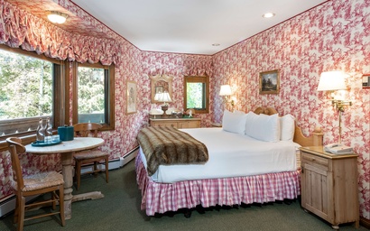 Featured Property Mountain View Suite with fireplace