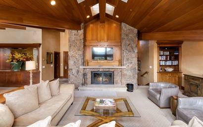 Featured Property Plaza Lodge | 7