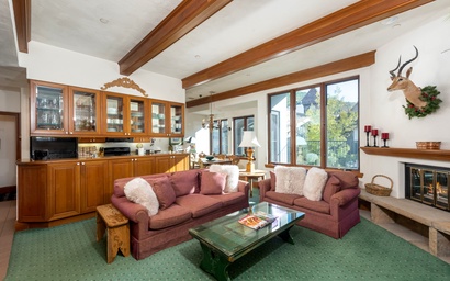 Featured Property Plaza Lodge | 3