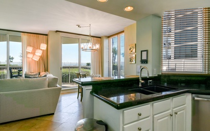 Silver Beach Towers W106 8