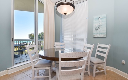 Silver Beach Towers W206 7