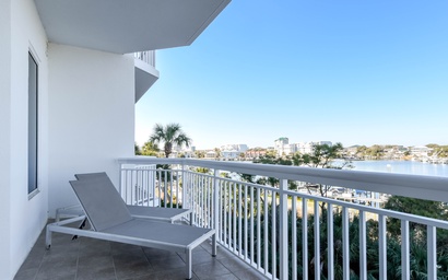 Harbor Landing 203A 8