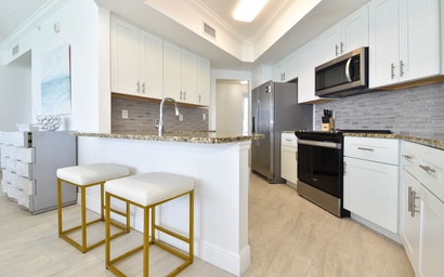 Silver Beach Towers W1404 8