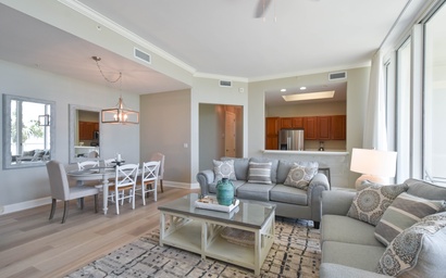 Silver Beach Towers W202 4