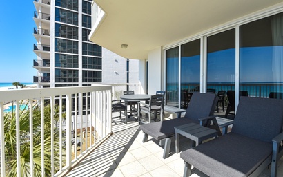 Silver Beach Towers W306 2