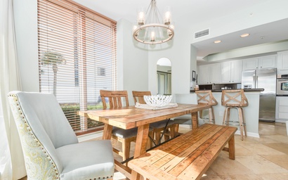 Silver Beach Towers W106 7