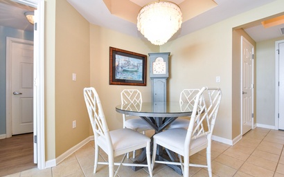 Silver Beach Towers W702 8