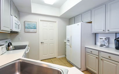 Silver Beach Towers W1205 8