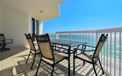 Silver Beach Towers W906 6