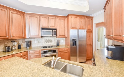 Silver Beach Towers W1703 8