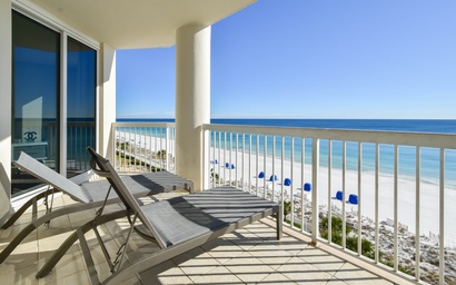 Silver Beach Towers W704 4