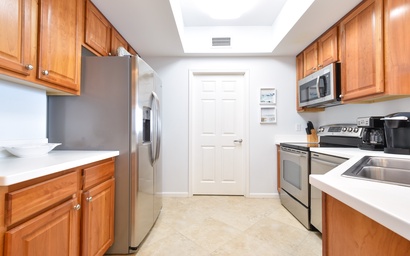 Silver Beach Towers W1402 3