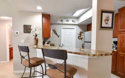 Silver Beach Towers W305 8