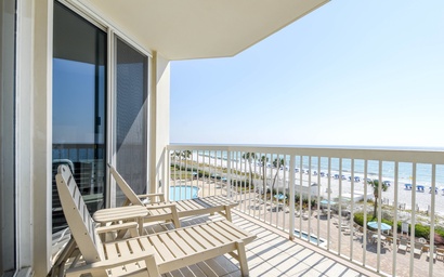 Silver Beach Towers W402 6