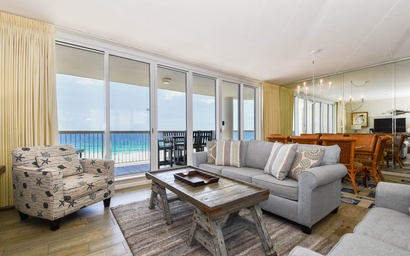 Silver Beach Towers W703