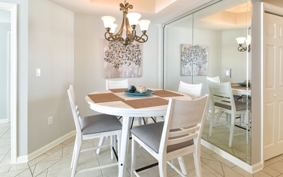 Silver Beach Towers W302 7