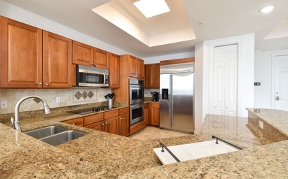 Silver Beach Towers WPH1705 8