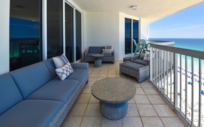 Silver Beach Towers W1606 8