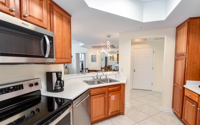 Silver Beach Towers W502 2