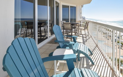 Silver Beach Towers W705 5