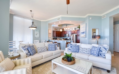 Silver Beach Towers W206 6