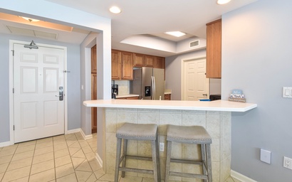 Silver Beach Towers W402 7