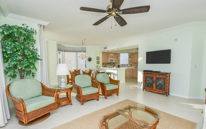 Silver Beach Towers E806 2