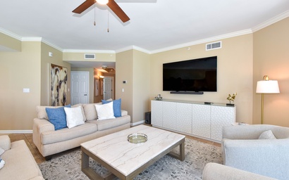 Silver Beach Towers W906 5