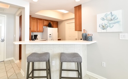 Silver Beach Towers W302 8
