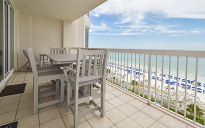 Silver Beach Towers W703 4