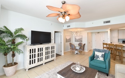 Silver Beach Towers W1002 4