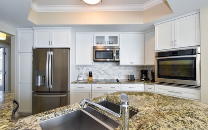 Silver Beach Towers W1004 8