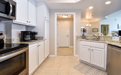 Silver Beach Towers E705 8