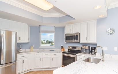 Silver Beach Towers W401 8