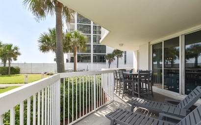 Silver Beach Towers W106 6