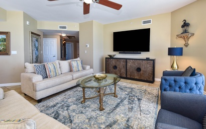 Silver Beach Towers W806 6