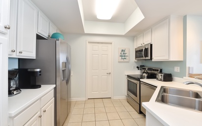 Silver Beach Towers W1002 8