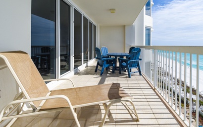 Silver Beach Towers W1103 2