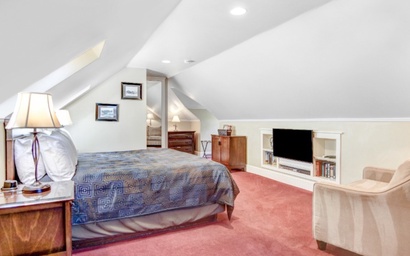 King Jr. Suite
