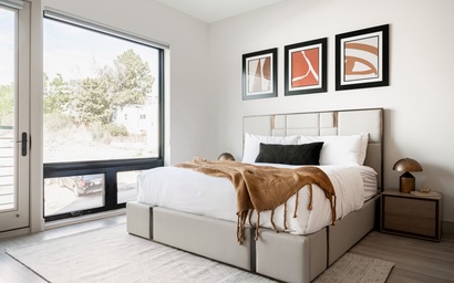 TES200 - Walk to Gameday - Jefferson Park Condo - Tesoro