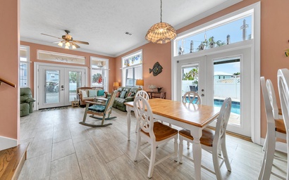 Blue Turtle Beach House 10