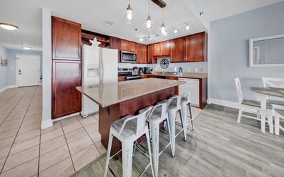 Laketown Wharf 1120 9